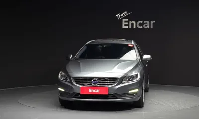 Volvo V60 2017, 124437 км, за 5281.6 USD