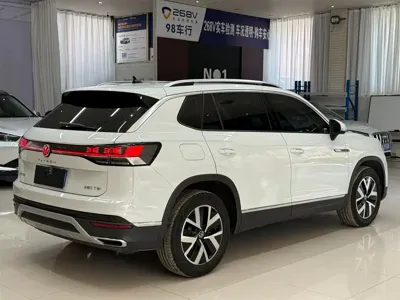 Volkswagen Tayron 2023, 18000 км, за 30050.28 USD