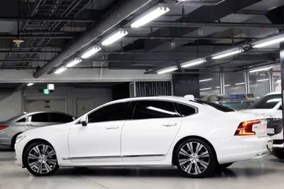 Volvo S90 2022, 58000 км, за 25141.13 USD