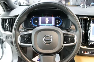 Volvo S90 2022, 58000 км, за 25141.13 USD - фото 12