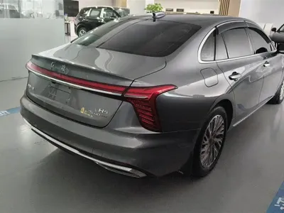 Hongqi Hongqi H5 2023, 14800 км, за 13146.7 USD