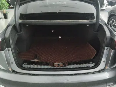 Hongqi Hongqi H5 2023, 14800 км, за 13146.7 USD
