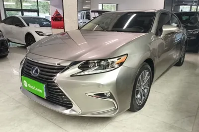Lexus ES · 2015 год
