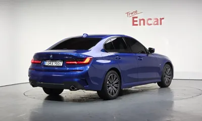 BMW 3-Series 2022, 38737 км, за 21347.86 USD