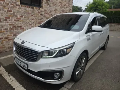 Kia Canival 2017, 122461 км, за 7800.11 USD