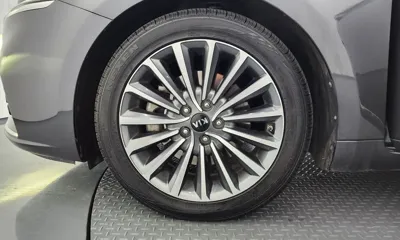 Kia K7 2017, 105179 км, за 7605.8 USD
