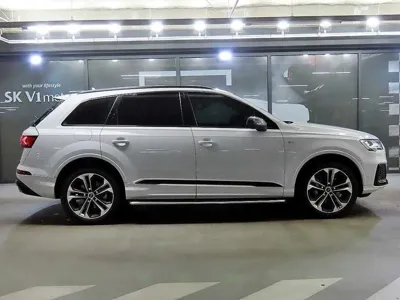 Audi Q7 2022, 31897 км, за 46800.67 USD