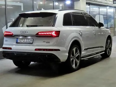 Audi Q7 2022, 31897 км, за 46800.67 USD