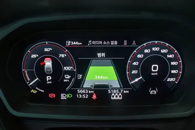 Audi Q4 e-tron 2025, 5600 км, за 66096.03 USD - фото 8