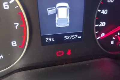 Kia KX Cross 2017, 52700 км, за 6073 USD - фото 9