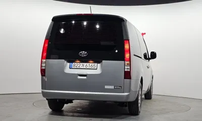 Hyundai Staria 2024, 33958 км, за 17841.1 USD