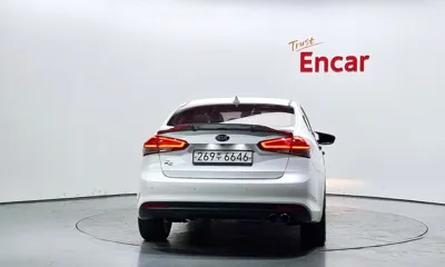 Kia K3 2017, 123004 км, за 5219.69 USD