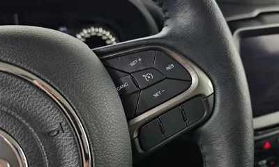 Jeep Renegade 2019, 69617 км, за 9058.68 USD - фото 16