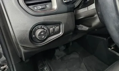Jeep Renegade 2019, 69617 км, за 9058.68 USD - фото 20