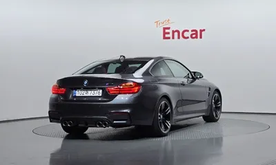 BMW M4 2017, 74166 км, за 32185.4 USD