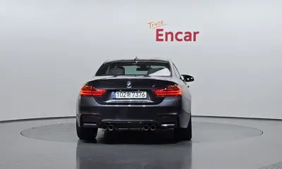 BMW M4 2017, 74166 км, за 32185.4 USD