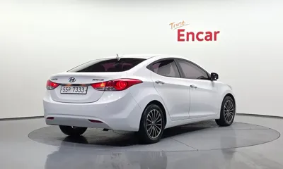 Hyundai Avante 2011, 108650 км, за 3907.28 USD
