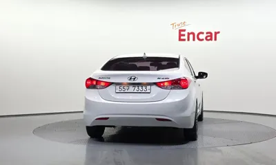 Hyundai Avante 2011, 108650 км, за 3907.28 USD