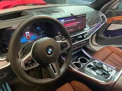 BMW X7 2024, 27200 км, за 41915.33 USD