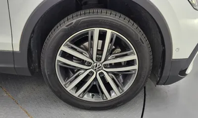Volkswagen Tiguan 2023, 60414 км, за 17517.2 USD
