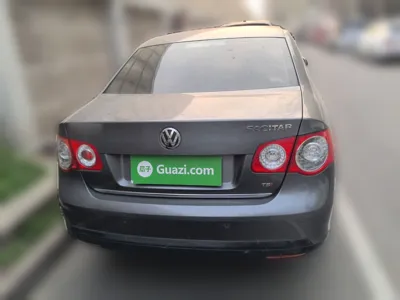 Volkswagen Sagitar · 2010 год