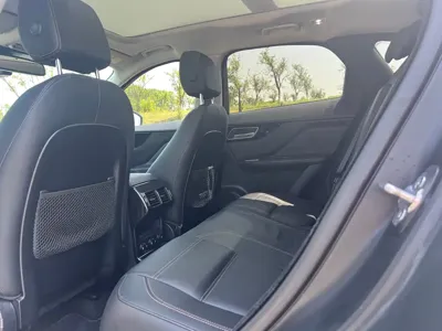 Jaguar F-Pace 2018, 60000 км, за 15269.27 USD - фото 9