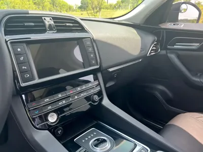 Jaguar F-Pace 2018, 60000 км, за 15269.27 USD - фото 10