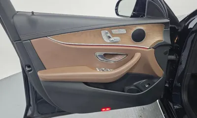 Mercedes-Benz E-Class 2022, 49599 км, за 22074.62 USD - фото 24
