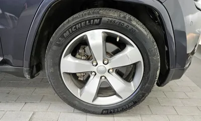 Jeep Cherokee 2015, 110027 км, за 6940.78 USD