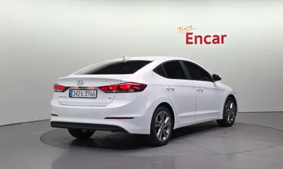 Hyundai Avante 2018, 105484 км, за 5901.27 USD