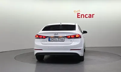 Hyundai Avante 2018, 105484 км, за 5901.27 USD
