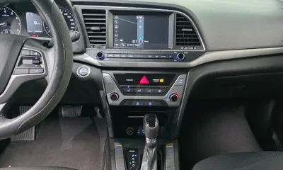 Hyundai Avante 2018, 105484 км, за 5901.27 USD - фото 15