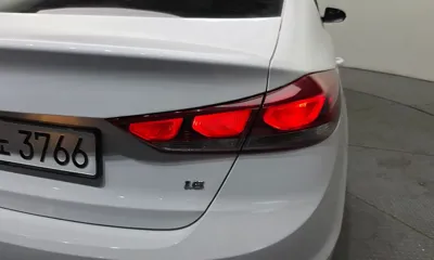 Hyundai Avante 2018, 105484 км, за 5901.27 USD - фото 23