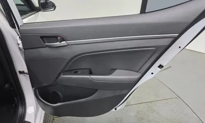 Hyundai Avante 2018, 105484 км, за 5901.27 USD - фото 25