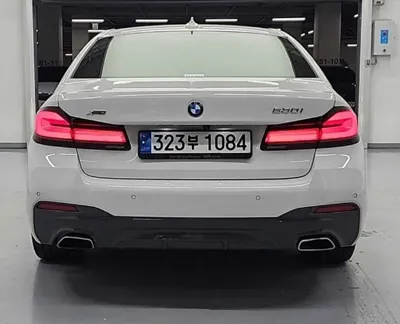 BMW 5-Series 2022, 82910 км, за 29210.98 USD