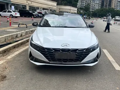 Hyundai Elantra 2022, 40000 км, за 8233.8 USD