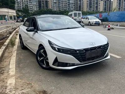 Hyundai Elantra 2022, 40000 км, за 8233.8 USD