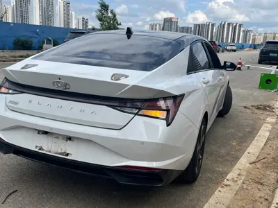 Hyundai Elantra 2022, 40000 км, за 8233.8 USD