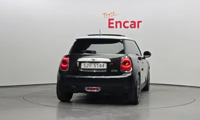 MINI Cooper 2015, 178605 км, за 2973.24 USD