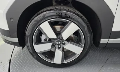 Hyundai Santafe 2025, 4102 км, за 24615.99 USD