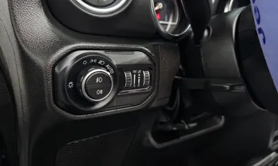 Jeep Wrangler 2023, 69737 км, за 29864.55 USD - фото 14