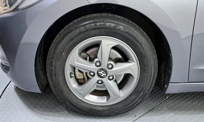 Hyundai Avante 2017, 97979 км, за 5451.92 USD