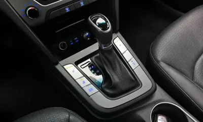 Hyundai Avante 2017, 97979 км, за 5451.92 USD - фото 9