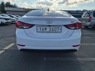 Hyundai Avante 2015, 74911 км, за 3872.92 USD