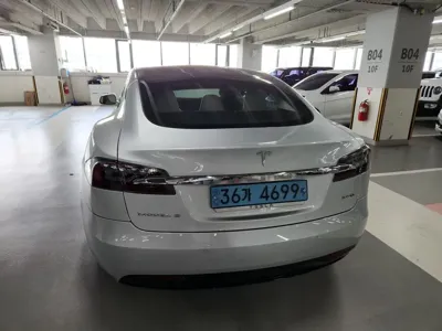 Tesla Model S 2017, 48923 км, за 29079.69 USD