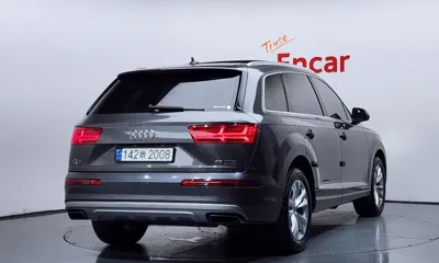 Audi Q7 2019, 123662 км, за 16280.14 USD