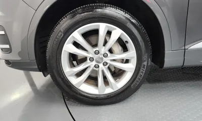 Audi Q7 2019, 123662 км, за 16280.14 USD