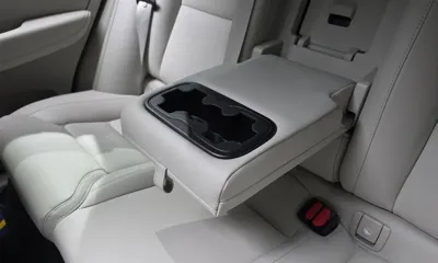 Volvo XC60 2026, 9464 км, за 38939.88 USD - фото 35