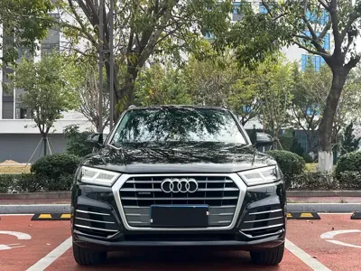 Audi Q5L 2019, 130000 км, за 18834.24 USD