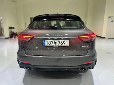 Maserati Levante 2023, 3748 км, за 59156.19 USD